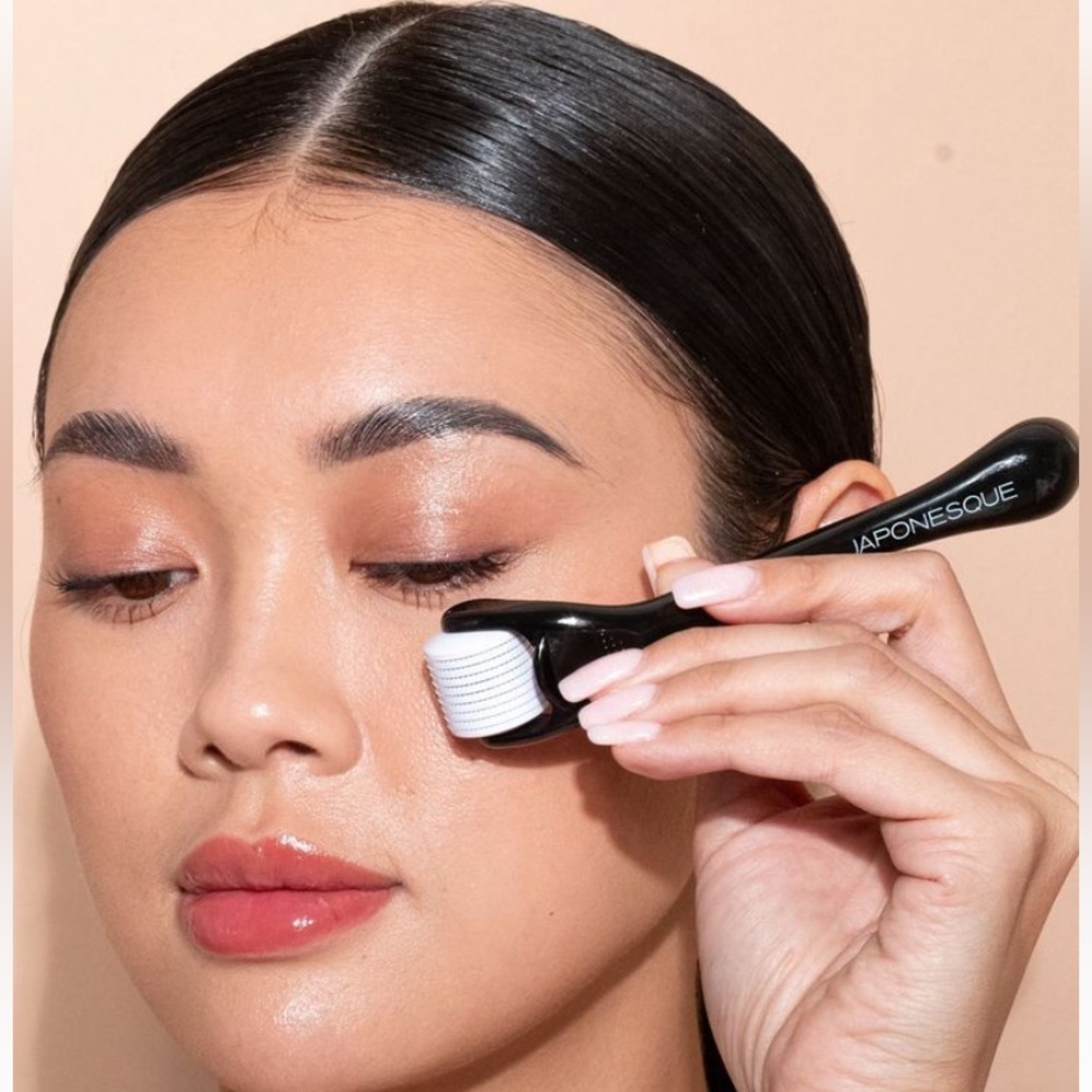 *NEW* Japonesque Complexion Perfection Microneedle Roller
